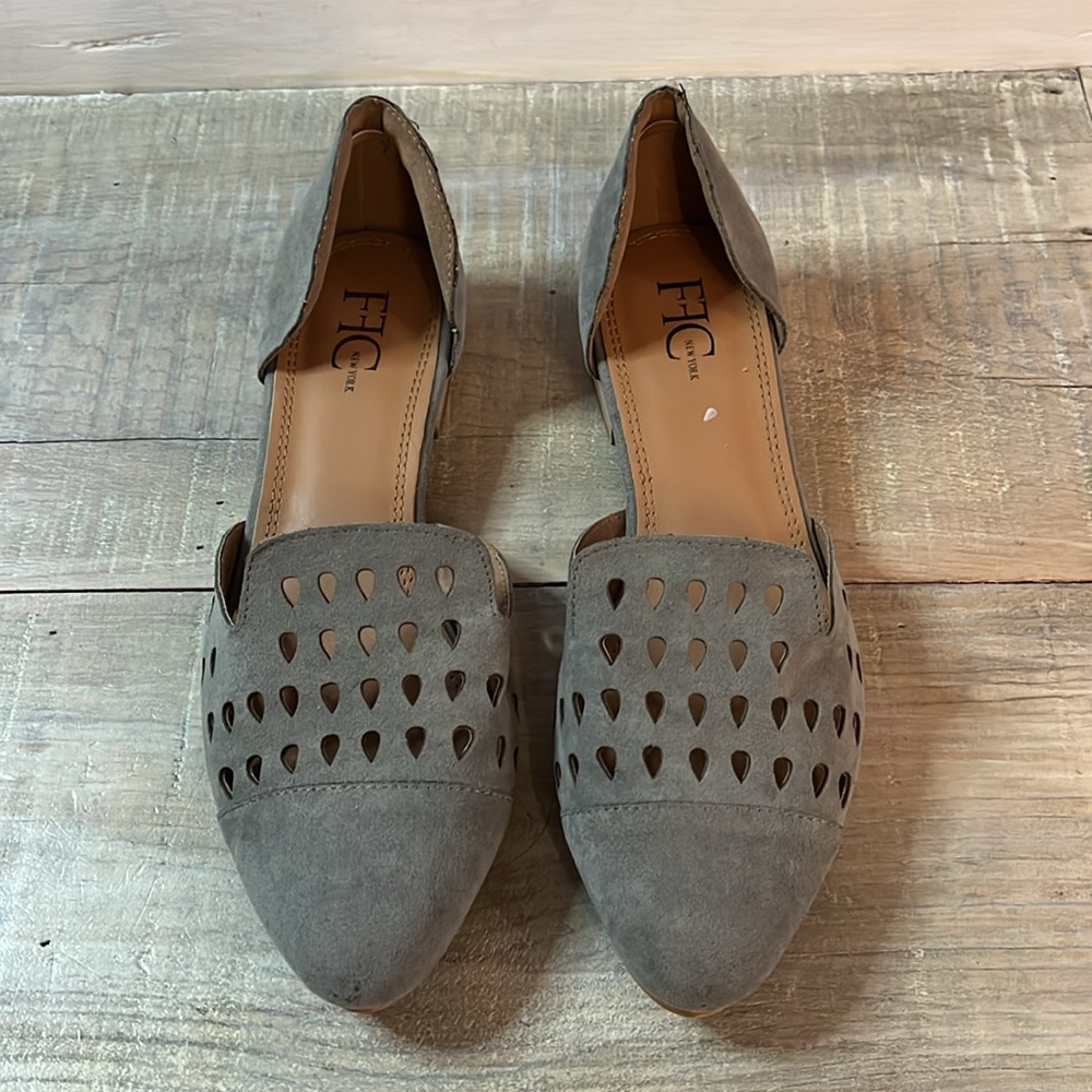 FFC New York Lori Grey Suede material Slip on  Flats Sz 8.5💚
